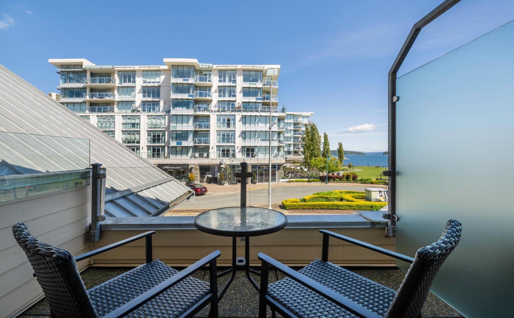 Sidney Waterfront Inn & Suites Ngoại thất bức ảnh